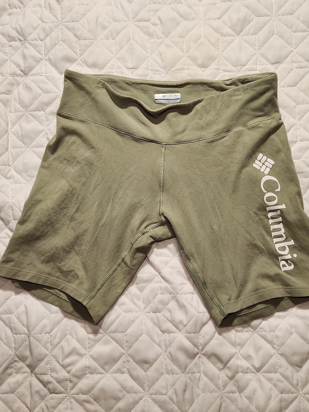 Columbia Olive Green High-Rise Bike Shorts with Side Logo
